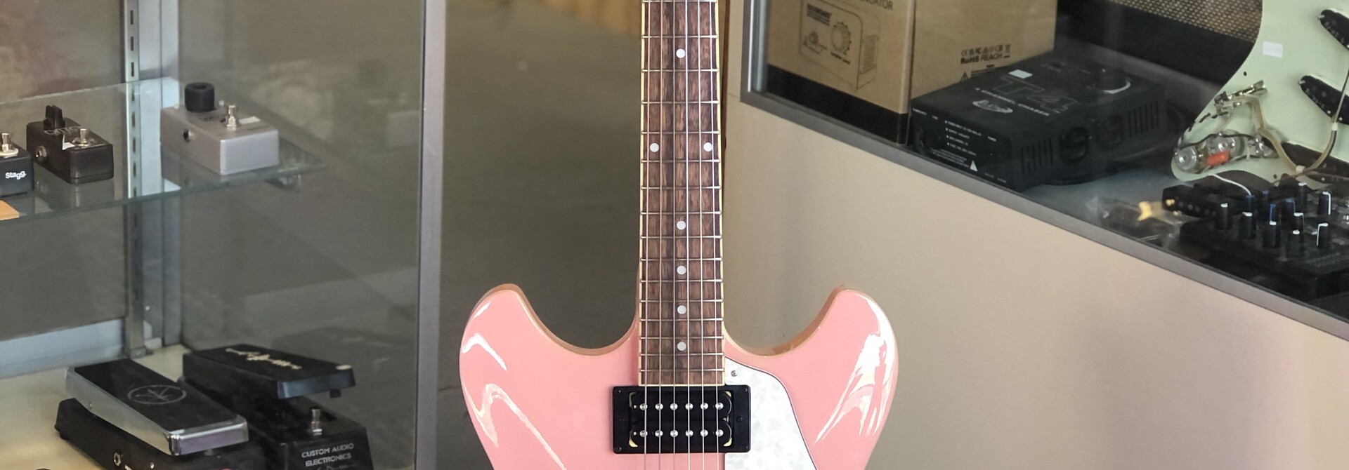 Ibanez Artcore Vibrante AS63 Coral Pink w/gig bag