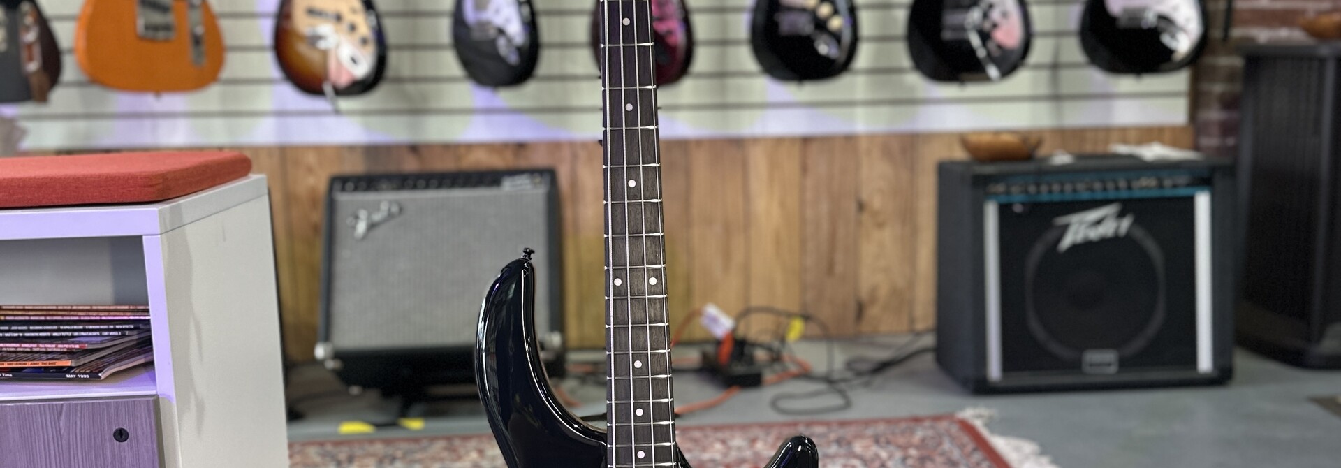 Dean Edge 09 4-String Bass - Black