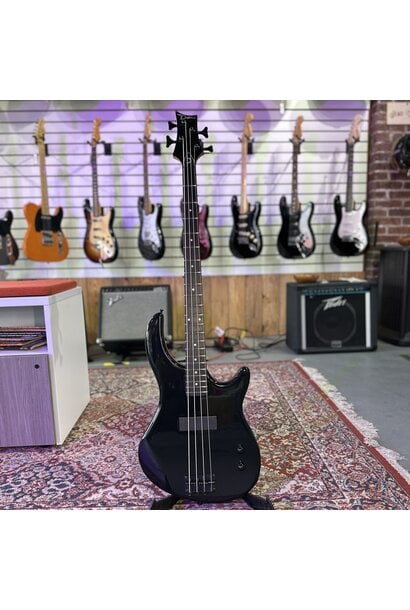 Dean Edge 09 4-String Bass - Black