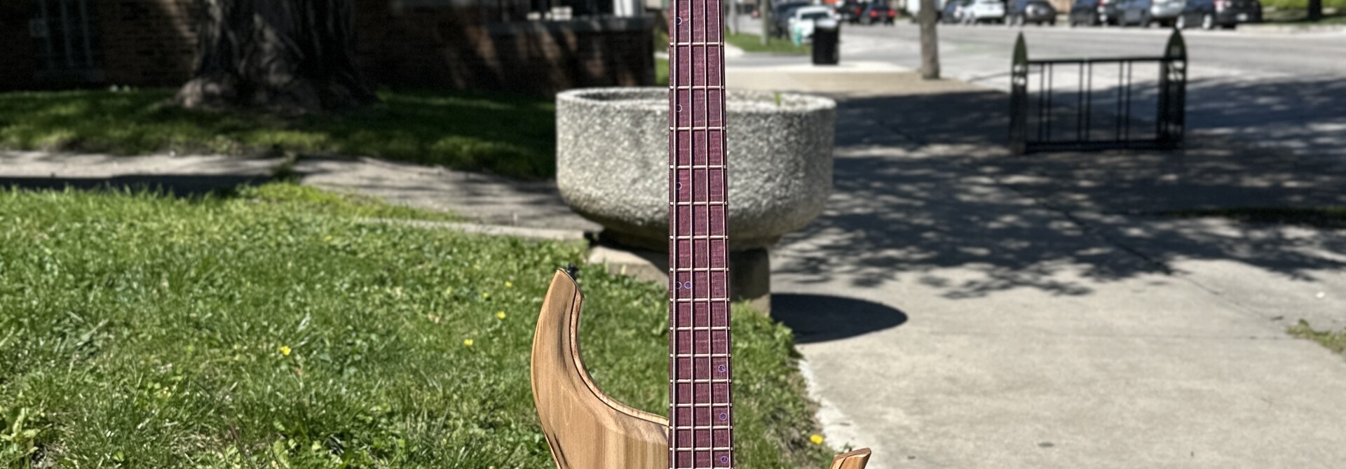 Grog Guitars Rainbow Poplar Mammoth 4 Bass w/ Gator Icon Hybrid Case