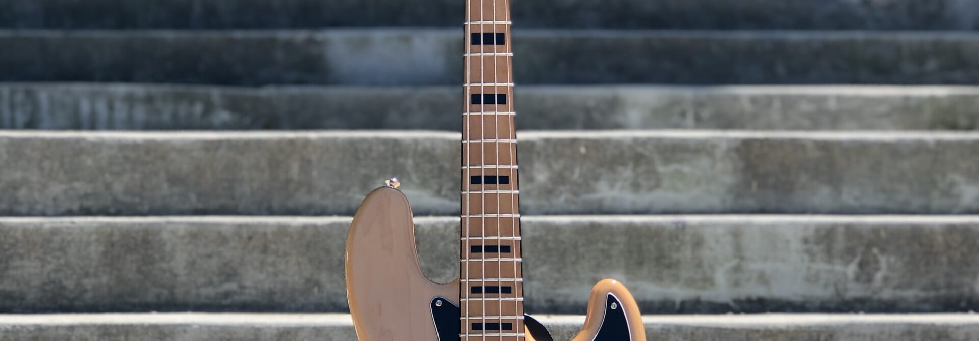 Squier Classic Vibe 70's Jazz Bass Guitar  Natural
