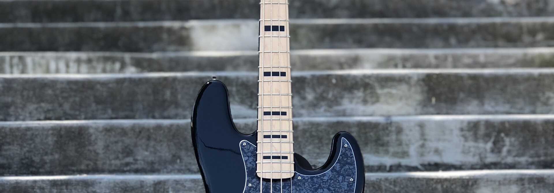 2025 Fender MIM Geddy Lee Jazz Bass Gloss Black