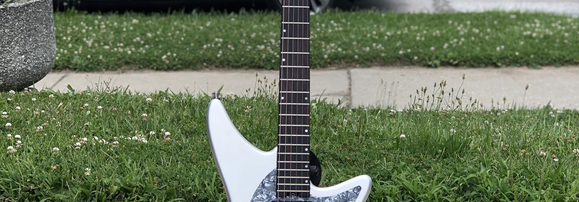 Bridge Builder Silver Hornet w/ Gator Gig Bag