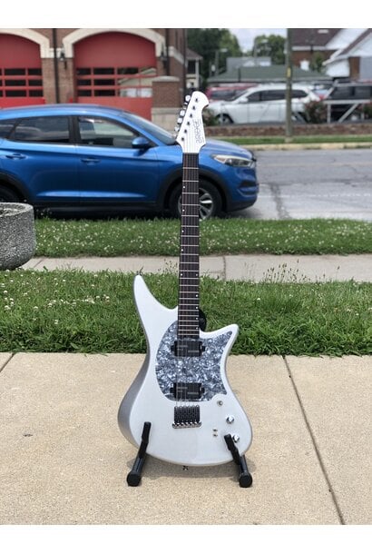 Bridge Builder Silver Hornet w/ Gator Gig Bag