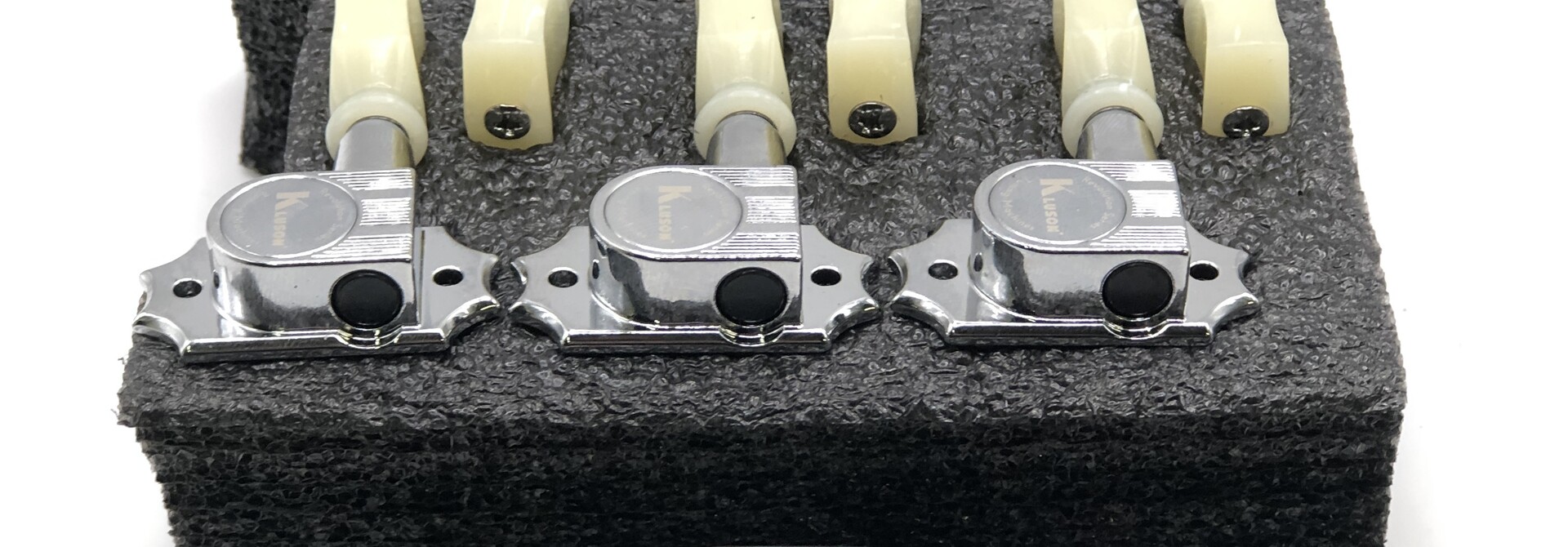 Kluson 3 Per Side Revolution Series G-Mount Tuning Machines Nickel With Plastic Keystone Button