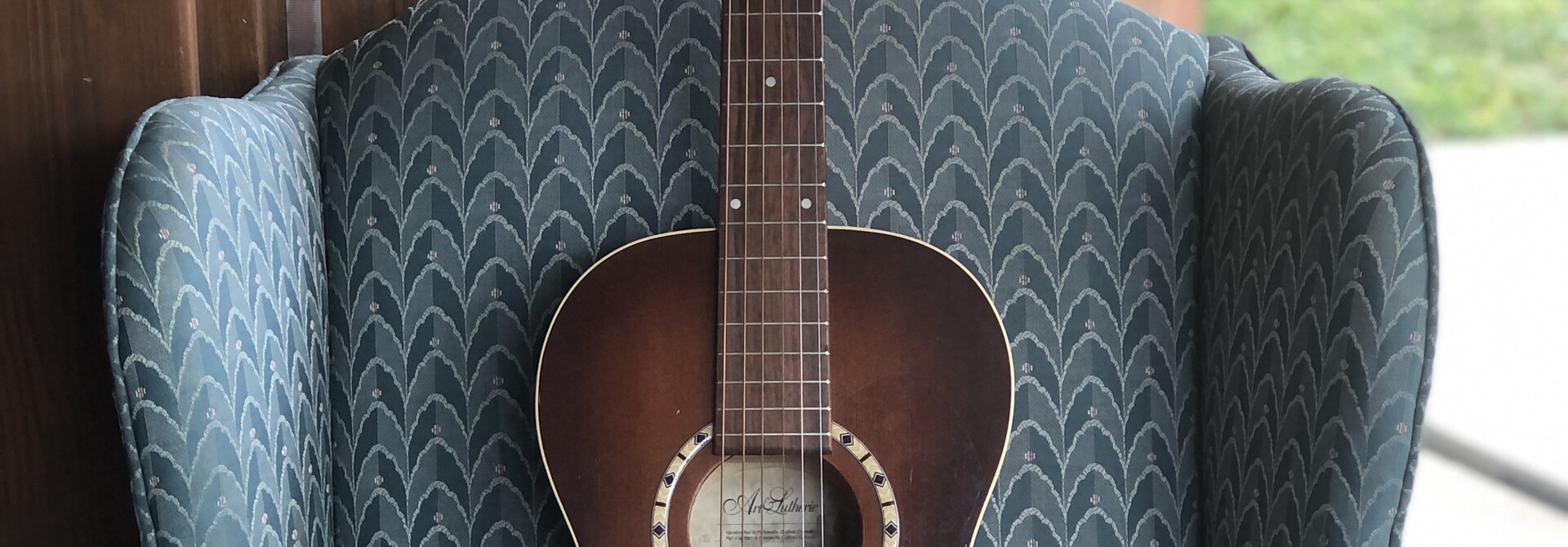 Art & Lutherie Ami Cedar Antique Burst