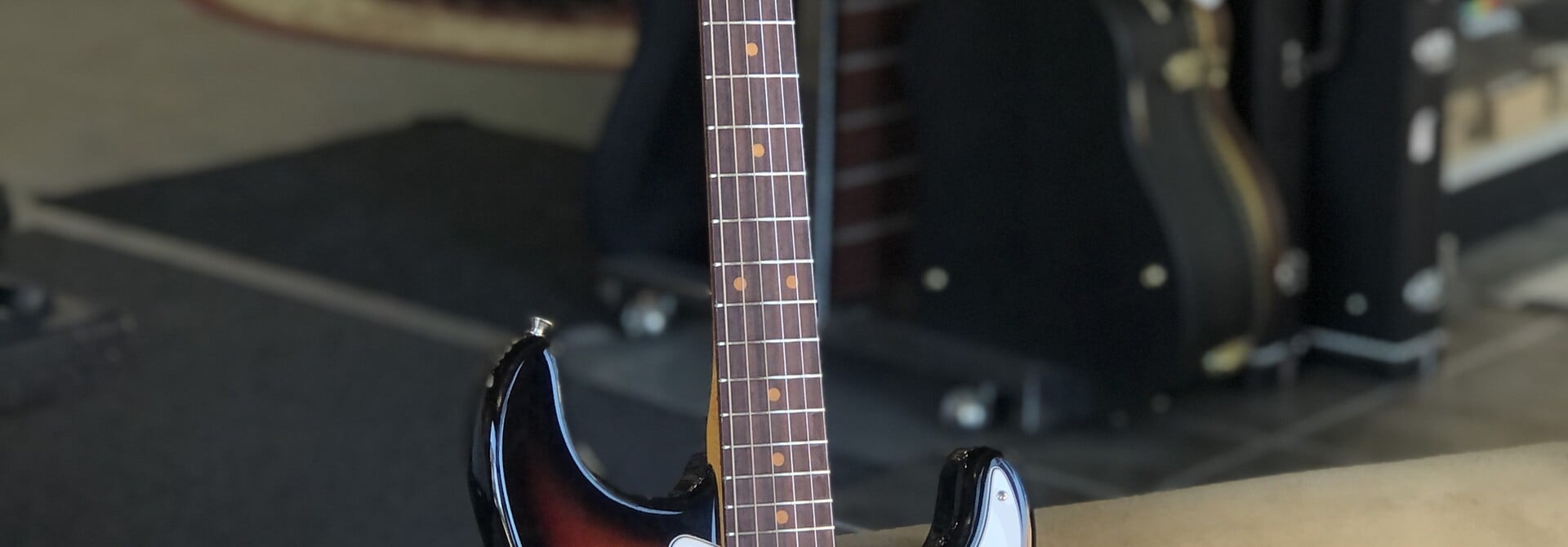 2023 Fender American Vintage II 1961 Stratocaster - 3 tone sunburst w/ Tweed Case