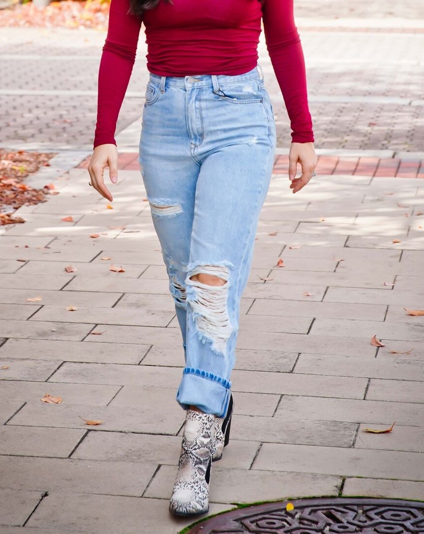distressed high waisted boyfriend jeans