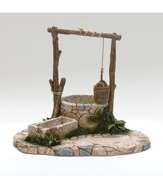 7.25"H TOWN WELL WITH TROUGH FOR 5" SCALE NATIVITY FIGURES
