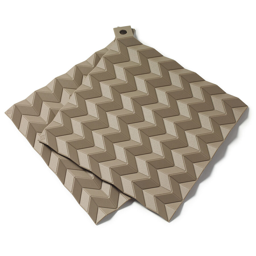 RICARDO Silicone Trivets, Set of 2 - Photo 0