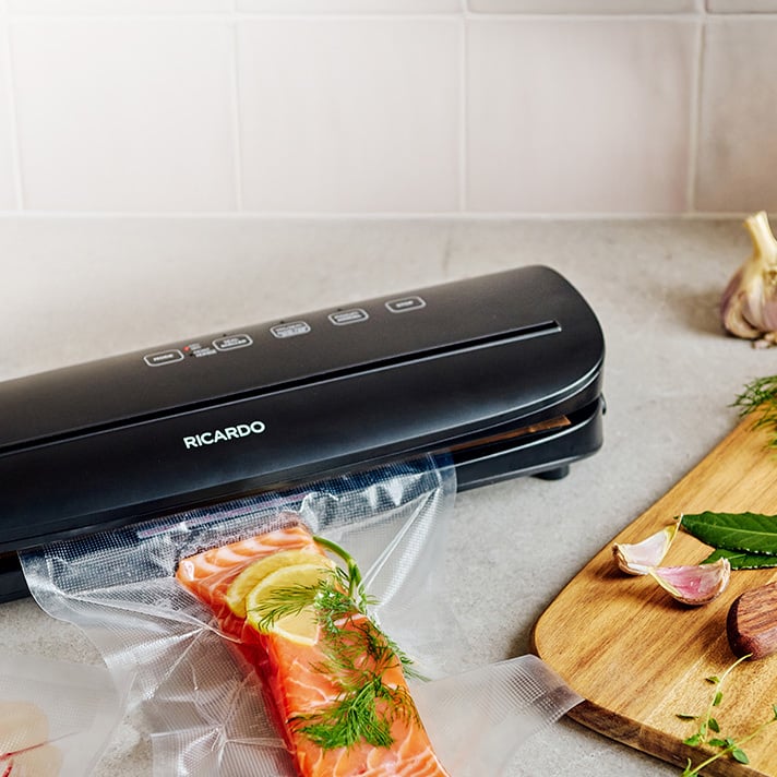 Keeps foods fresher, longer