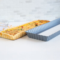 Quiche pan with removable bottom