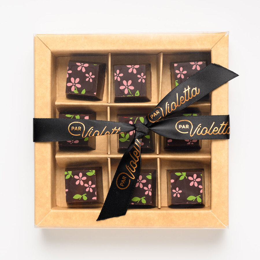 Box of old-fashioned caramel chocolates by Violetta - Photo 0