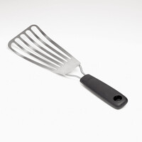 OXO Fish Turner