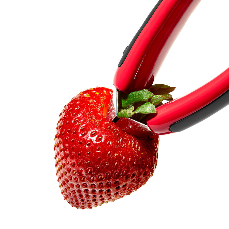 OXO Strawberry Huller - Photo 2