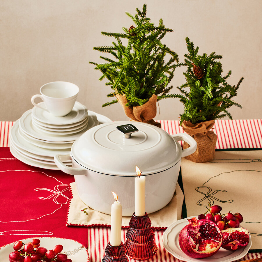 Embroidered Holly Napkins Set of 4 - Photo 1