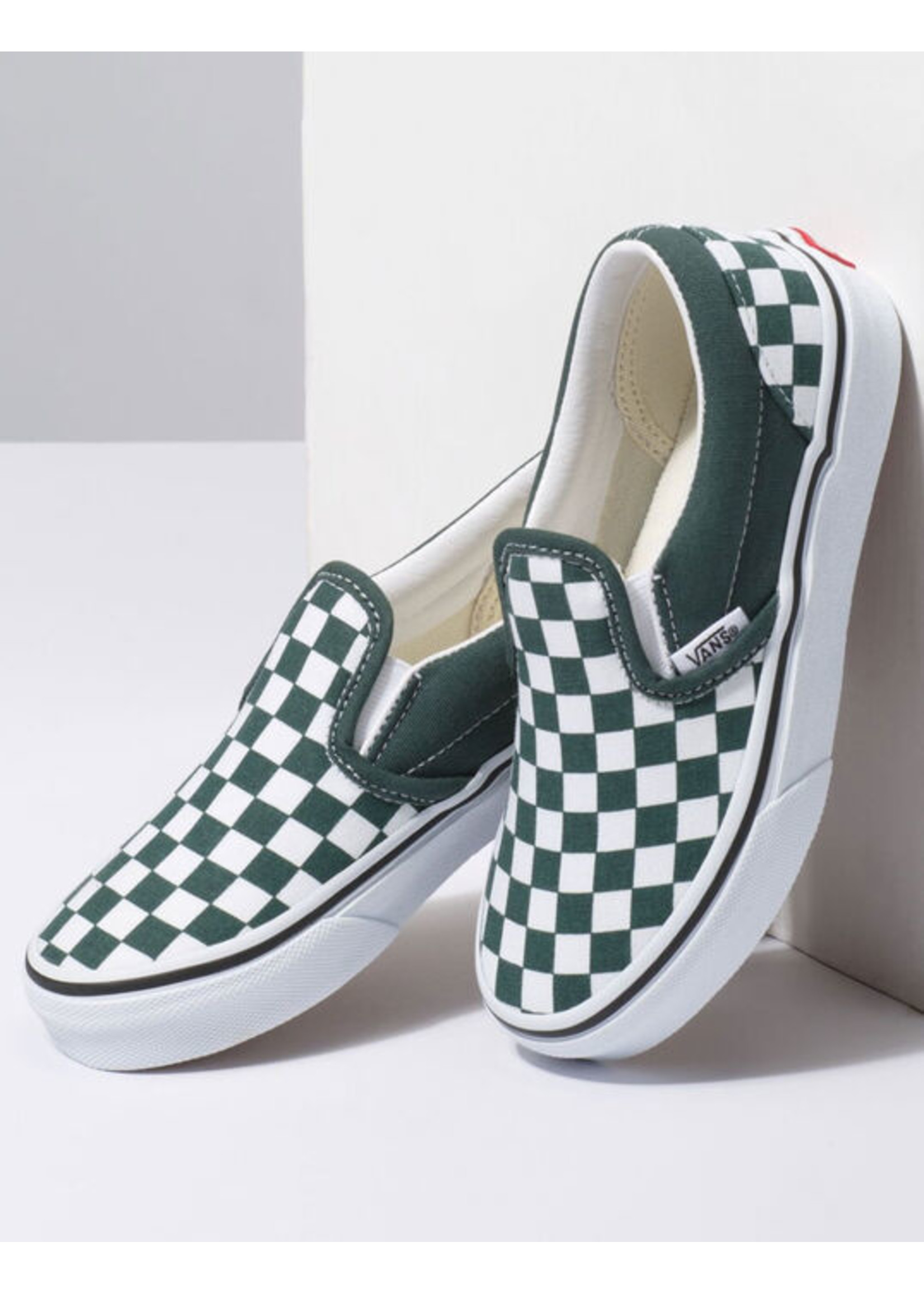 vans classic checkered slip on