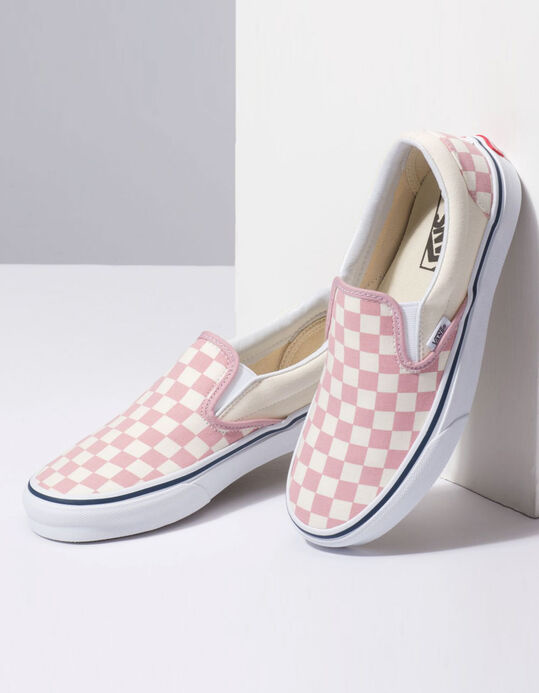 Pink and shop white vans checkered