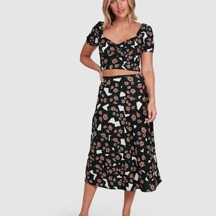 Floral Pop Skirt / Black and Floral