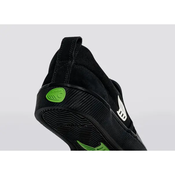 Cariuma Slip On Pro - Black/Ivory