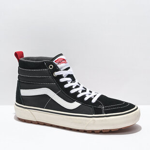 Sk8 Hi MTE Boots / Black and True White