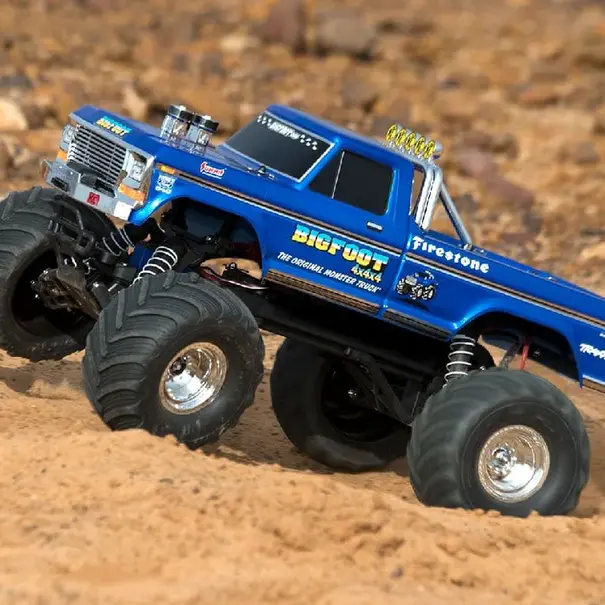 Traxxas Bigfoot No.1 1/10 Officially Licensed Replica Monster Truck RTR with TQ 2.4GHz Radio System and XL-5 ESC (Fwd/Rev) Includes 7-Cell NiMH 3000mAh  Battery and 4-amp USB-C Charger w/ iD
