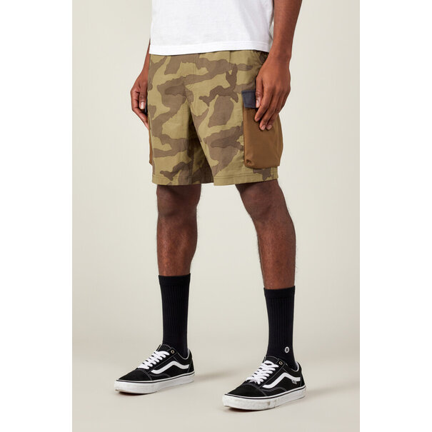 686 Mens Traveler Featherlight Cargo Shorts - 8" Inseam Sage Camo Colorblock