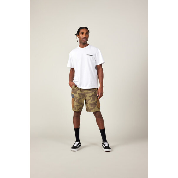 686 Mens Traveler Featherlight Cargo Shorts - 8" Inseam Sage Camo Colorblock