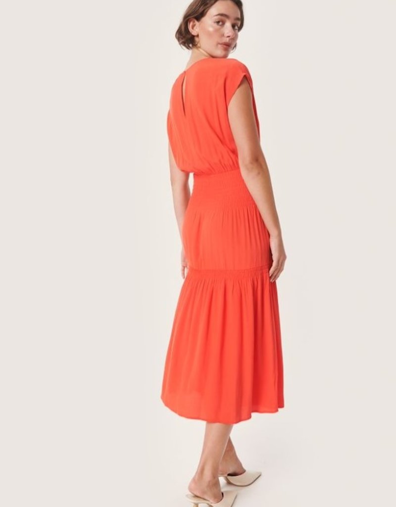 Soaked in Luxury Soaked in Luxury 'Layna' Smock Waist S/Slv Midi Dress