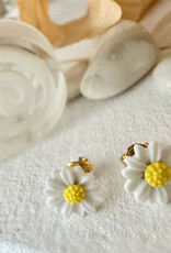 PIKA&BEAR 'Bellis' Daisy Stud Earrings