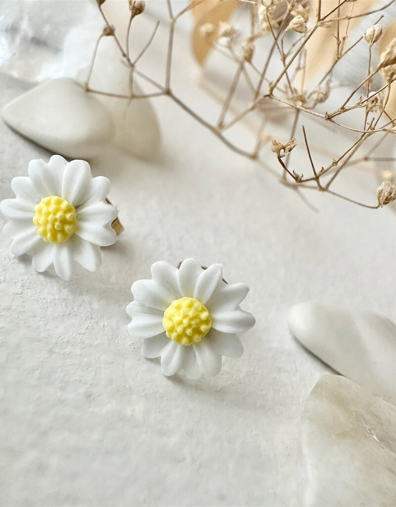 PIKA&BEAR 'Bellis' Daisy Stud Earrings