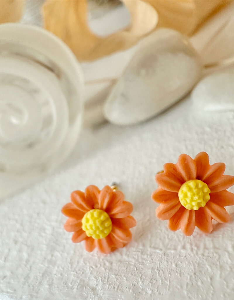 PIKA&BEAR 'Bellis' Daisy Stud Earrings