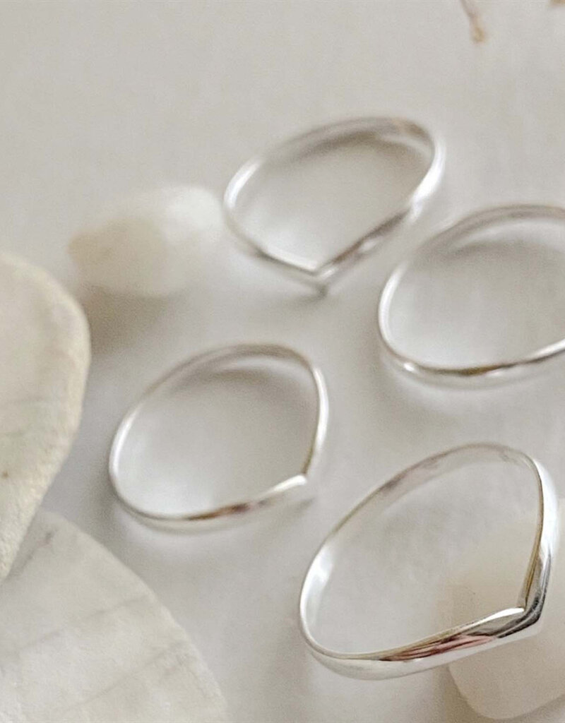 PIKA&BEAR 'Custer' Tiny Chevron Ring