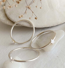 PIKA&BEAR 'Lucky' Tiny Star Ring