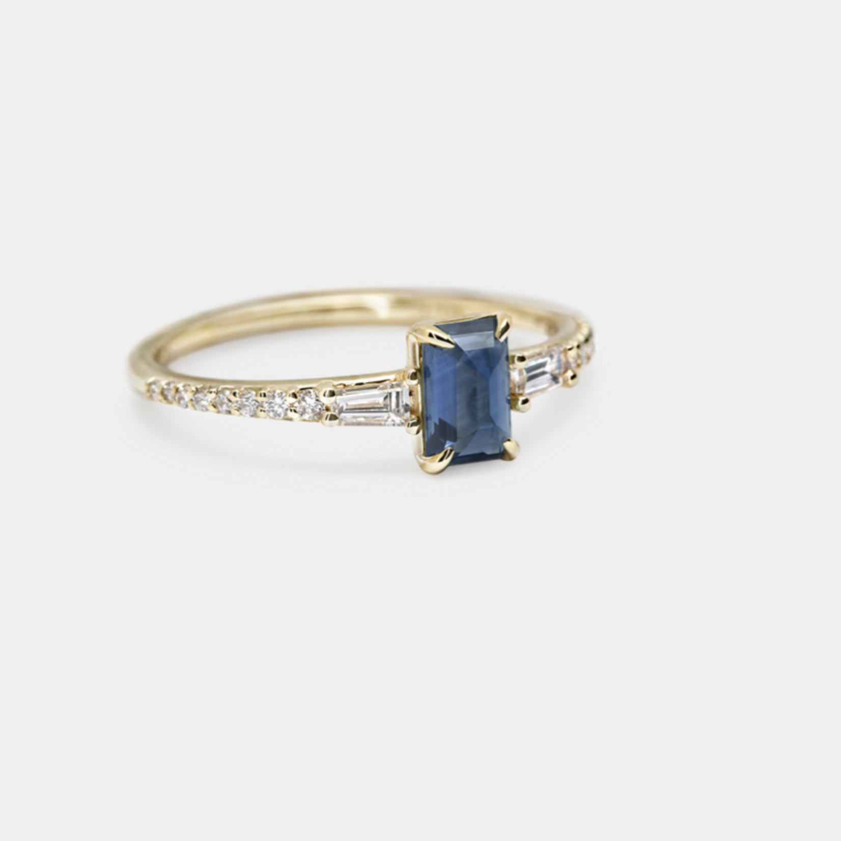 ILA 18KY Perdot Diamond  & Blue Sapphire Band-Size 7