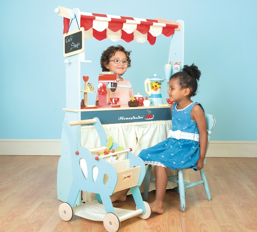 Ignore the Flashing Screens: The Best Toys go Back to the Basics