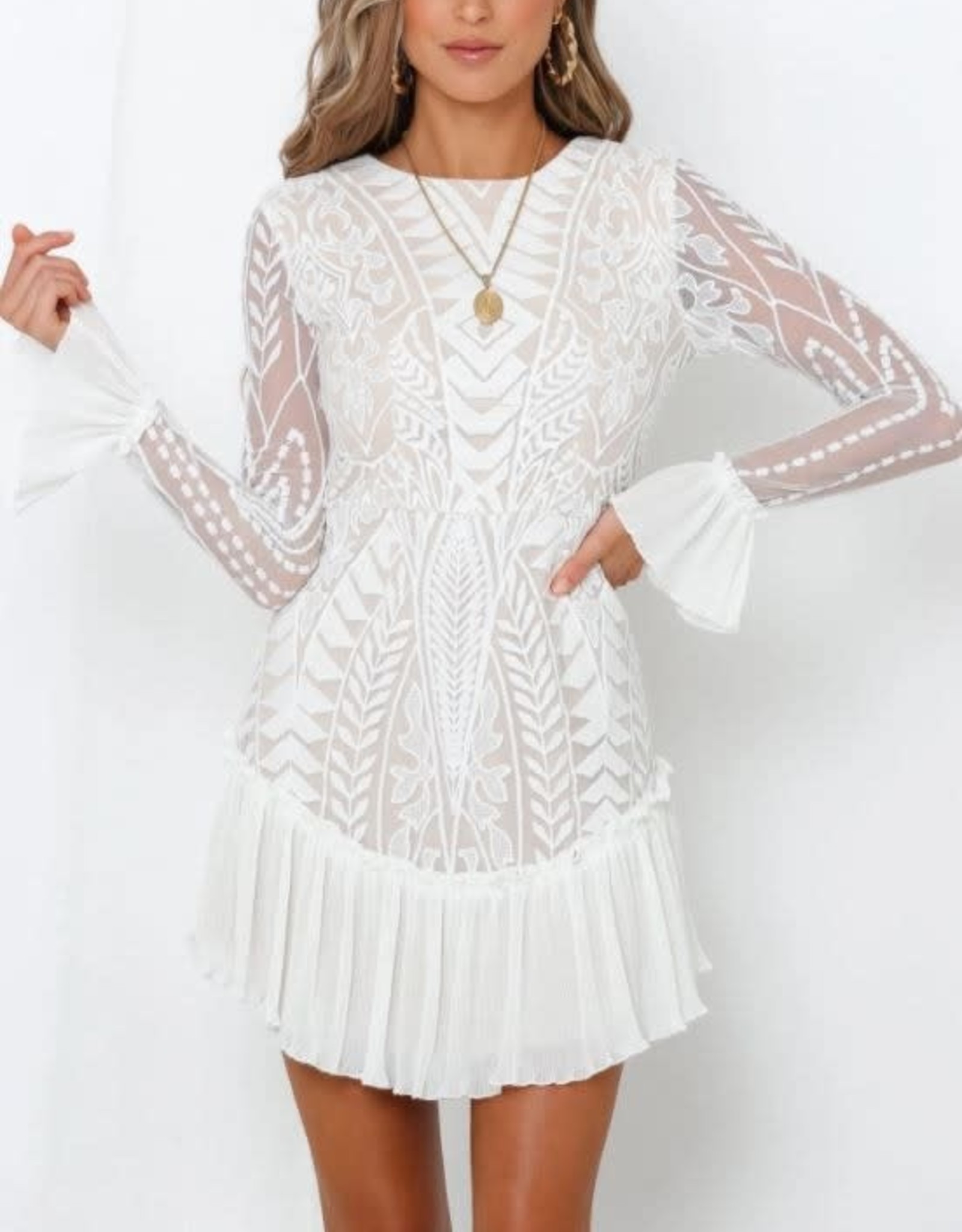 HOTOVELI Lace long sleeve mini dress