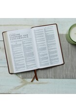 Catholic Bible Press NRSV Catholic Gift Bible (Comfort Print) - White Leathersoft