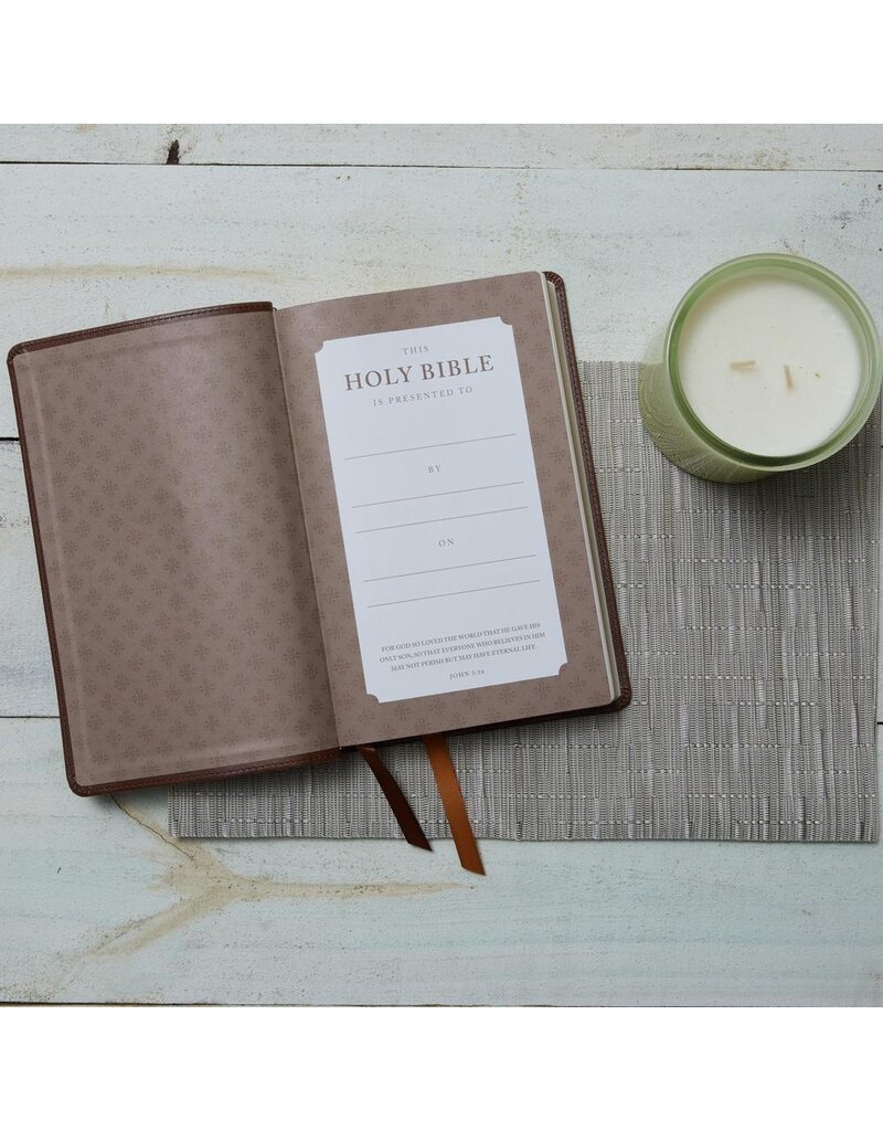 Catholic Bible Press NRSV Catholic Gift Bible (Comfort Print) - White Leathersoft