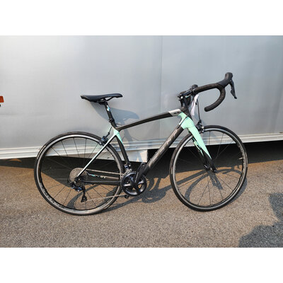 Pre-owned Felt ZW5 Carbon Ultegra With Shimano Dura-Ace wheelset Women's Road Bike, 54, Raw Carbon/Mint