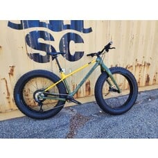 Pre-owned Rocky Mountain Blizzard 30 Carbon Fat Tire Mountain Bike, Size Large