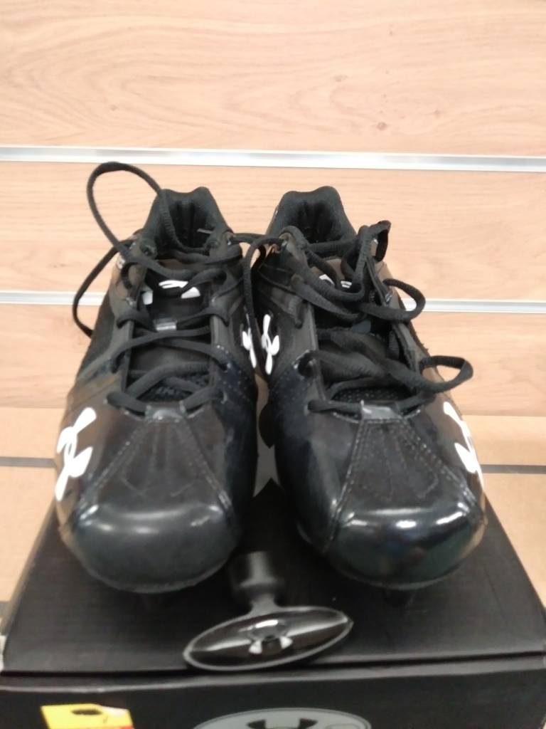 under armour low cleats