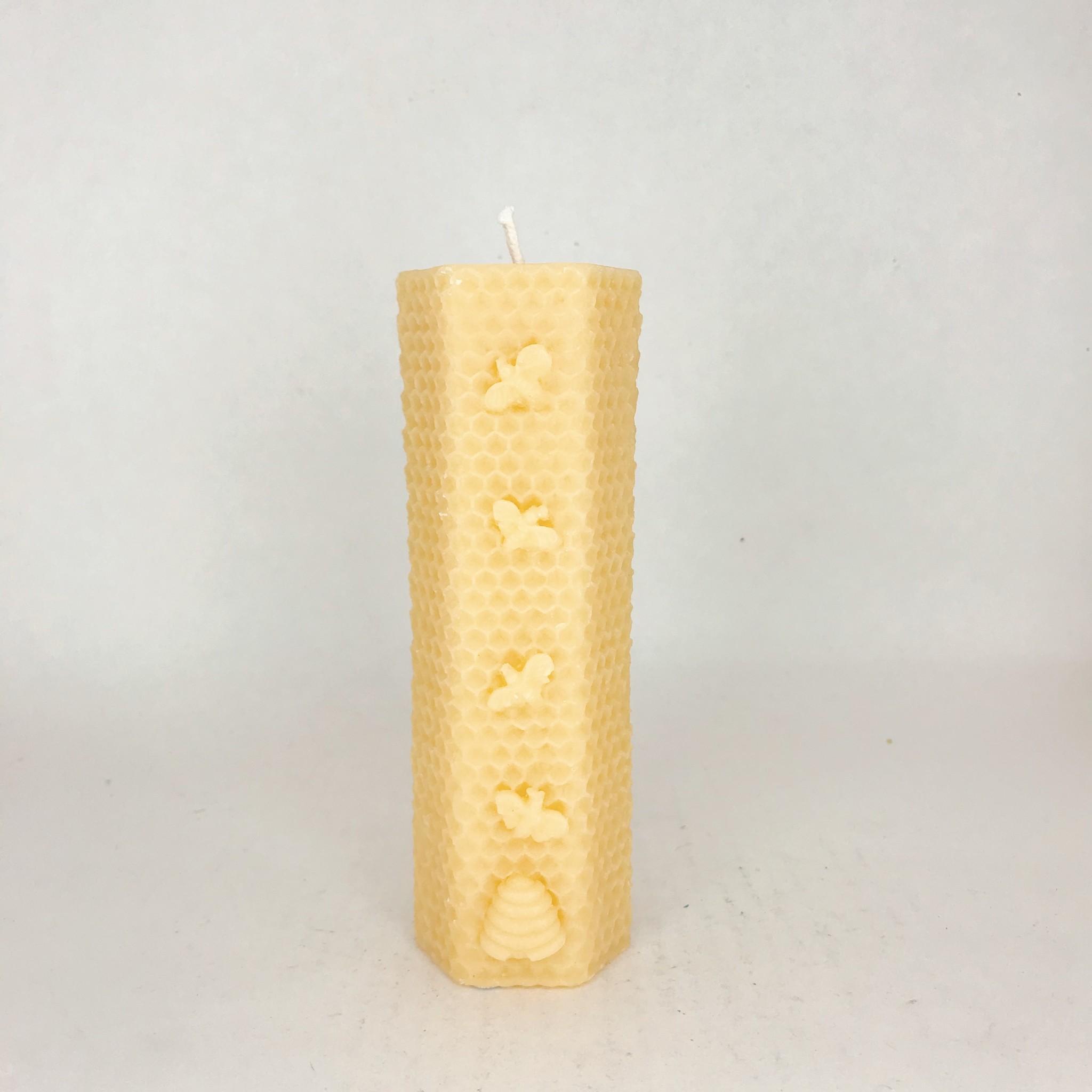 Beelite Beeswax Pillar w/ Bees Hex Candle (beeslite)