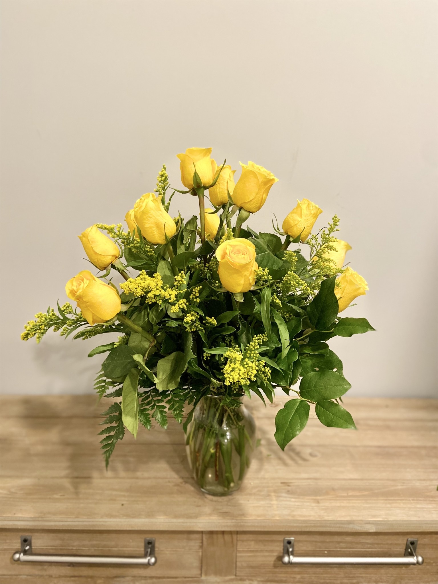 Dozen Yellow Roses Boulevard Flower Gardens