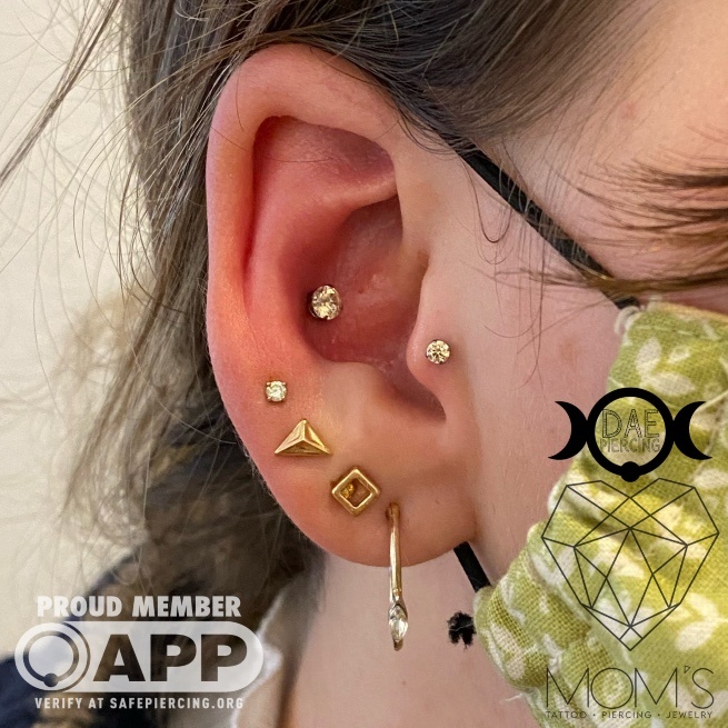 conch-tragus-piercing-dae.jpg