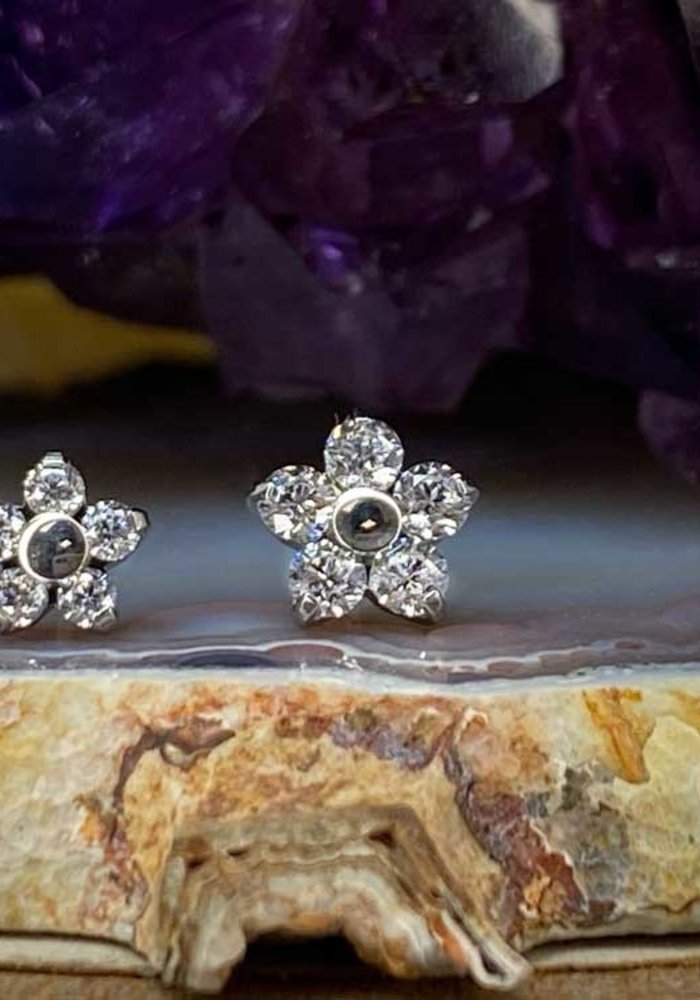 Neometal Flower Titanium 5x1.5mm White CZ Threadless