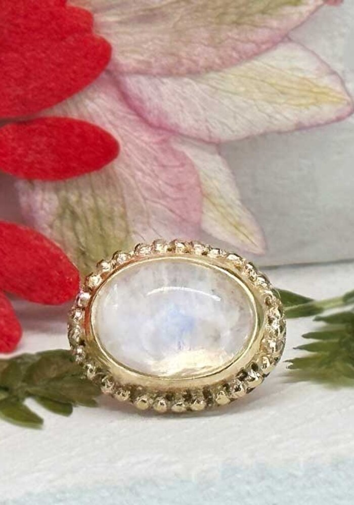 Oracle Oval Moonstone Yellow Gold Threadless End