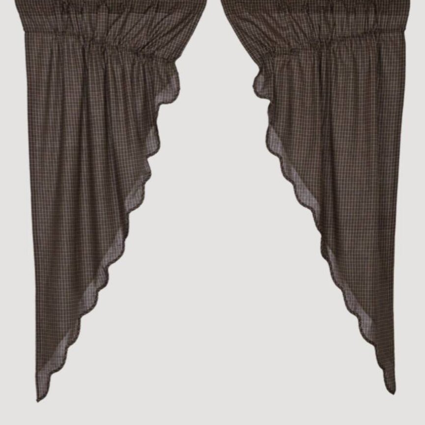 Kettle Grove Plaid Prairie Short Scalloped Panels 63" x 36" x 18"