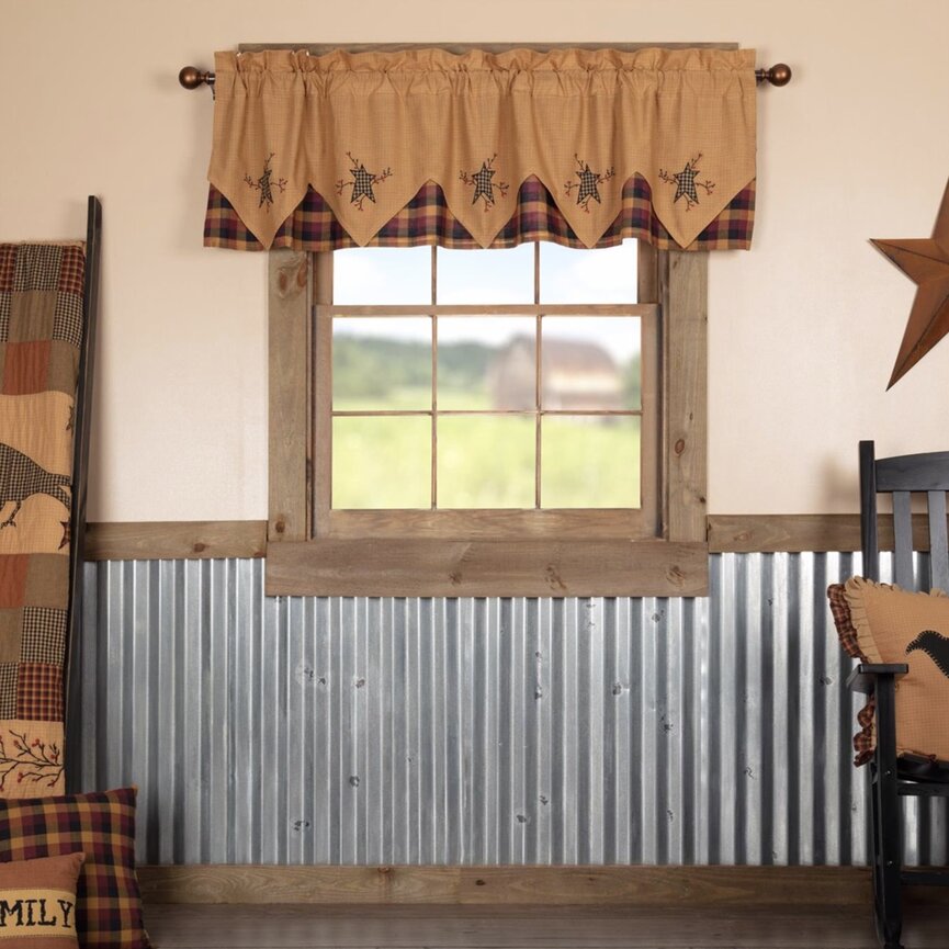 Heritage Farms Primitive Star and Pip Valance Layered