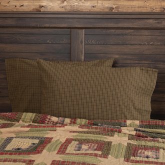 Tea Cabin Green Plaid Standard Pillow Case Set